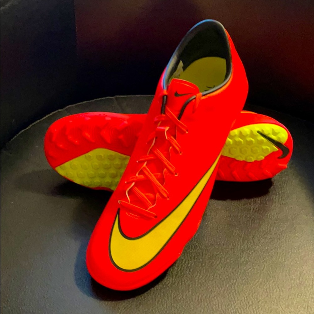 BNIB Nike Mercurial Victory TF Soccer Shoes